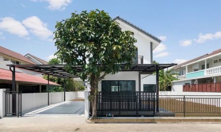 ขายบ้าน - บ้านเดี่ยว 2 ชั้น รีโนเวทใหม่ หมู่บ้านกฤษดานคร 10 รัตนาธิเบศร์ ติดถนนใหญ่ ใกล้รถไฟฟ้า MRT สามแยกบางใหญ่