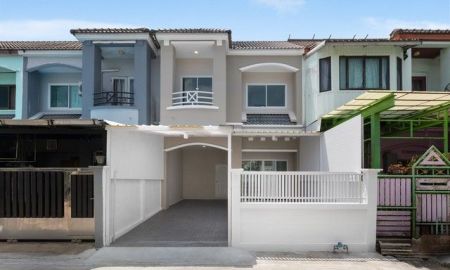 ขายบ้าน - าวน์โฮม 2 ชั้น รีโนเวทใหม่ หมู่บ้านร่มโพธิ์ บางบัวทอง ติดถนนใหญ่ ใกล้สถานีรถไฟฟ้าสี่แยกบางพลู พร้อมอยู่