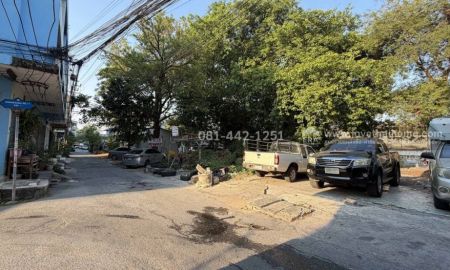 ขายที่ดิน - ขายที่ดินซอยเพชรเกษม46/1 ห่างจากถนนใหญ่เพียง 60 เมตร พื้นที่ 263 ตรว. ขายเพียง 150,000 บาท/ตรว. ทำเลรถไฟฟ้าสายสีน้ำเงิน MRT ใกล้สถานีเพชรเกษม48