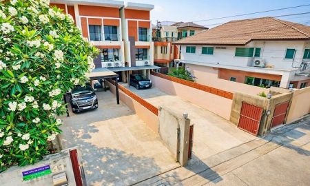 ให้เช่าบ้าน - กระทรวงการคลัง 500 ม. 3-4นอน 4น้ำ 50ตร.วา. ใกล้BTS อารีย์ 800 ม. BTSสะพานควาย 1 กม. โฮมออฟฟิศ 3 ชั้น 280 ตร.ม. ใกล้ตลาดอารีย์ 800 ม