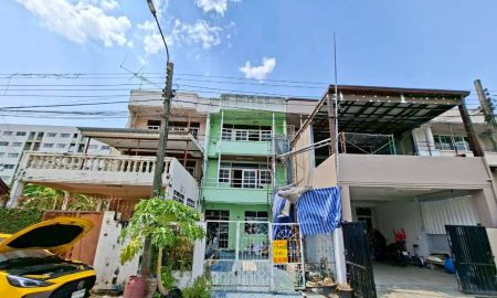ขายทาวน์เฮาส์ - ขายบ้าน 3 ชั้น ซอยรามอินทรา4 บางเขน กรุงเทพมหานคร