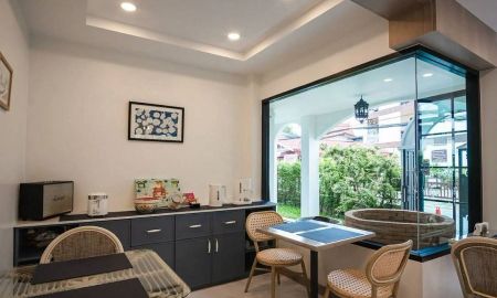 ขายอพาร์ทเม้นท์ / โรงแรม - ขายโรงแรมรีโวทใหม่ อาคาร 2 ชั้น ประกอบไปด้วย 8 ห้องพัก พร้อมล๊อบบี้ ห้องครัว ห้องเก็บของ บนเนื้อที่ดิน 58.3 ตารางวา (233.2)