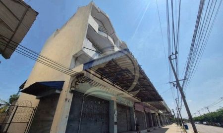 ขายอาคารพาณิชย์ / สำนักงาน - ตึกแถว 3 ชั้น ( หลังมุม ) พร้อมชั้นลอย มีดาดฟ้า ซอยร่มเกล้า 24 ถนนเคหะร่มเกล้า กรุงเทพ - แหล่งชุมชน ติดถนนใหญ่เหมาะสำหรับประกอบธุรกิจ