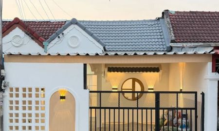 ขายทาวน์เฮาส์ - ขายทาวน์โฮมมือสอง มบ.รุ่งอมรวิลล่า ใกล้เครือสหพัฒน์ ศรีราชา