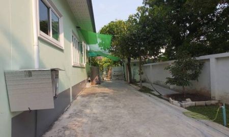 ให้เช่าบ้าน - ให้เช่าบ้านสวนไทรม้าขนาด 200 ตรว มี 2 นอน 4 น้ำ ห้องโถง ครัว พร้อมสวน