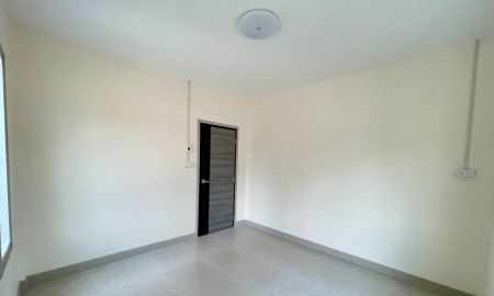 ขายบ้าน - บ้านสไตล์โมเดิร์นติดถนนคอนกรีต บ้านพร้อมเข้าอยู่ เนื้อที่ 156 ตรว. 1.79 ลบ. 2 ห้องนอน 1 ห้องน้ำ ห้องโถง ห้องครัว