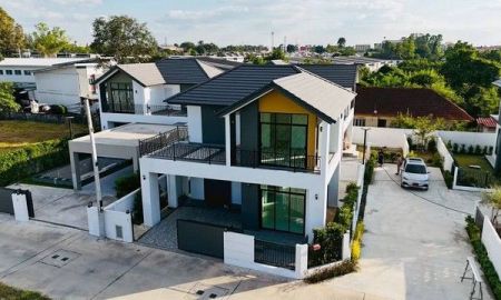 ขายบ้าน - ขายบ้านเดี่ยว 2 ชั้น ขนาด 42ตรว 4นอน พื้นที่ใช้สอยเยอะ บ้านมือ1 บ้านใหม่โครงการ ใกล้เจพาร์คศรีราชา เครือสหพัฒน์ นิคมปิ่นทอง ศรีราชา ชลบุรี
