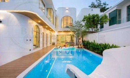ขายบ้าน - Pool Villa หรู พัทยา พร้อมผู้เช่า รับรายได้ต่อเดือน 150,000 บาท ทะเล 600 เมตร เนื้อที่ 91 ตรว. 5 นอน 6 น้ำ พัทยา บางละมุง ชลบุรี