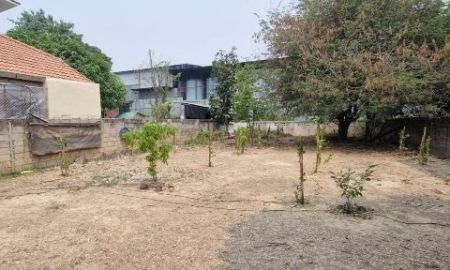 ขายที่ดิน - ขายที่ดินตำบลศรีภูมิในหมู่บ้านอุ่นอารีล้อมรั้วเรียบร้อยพร้อมโอน