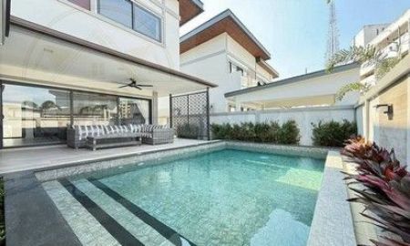 ขายบ้าน - Pool Villa กลางเมืองพัทยา พร้อมผู้เช่า 1.2 แสนต่อเดือน ตกแต่งพร้อมเข้าอยู่ ใกล้ทะเล 3 นอน 4 น้ำ พัทยา บางละมุง ชลบุรี