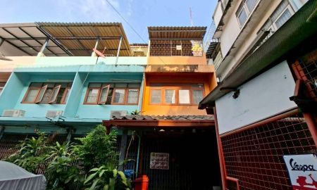 ขายทาวน์เฮาส์ - ขายบ้าน 3 ชั้น ซอยจรัญสนิทวงศ์57/2 ใกล้MRTบางยี่ขัน