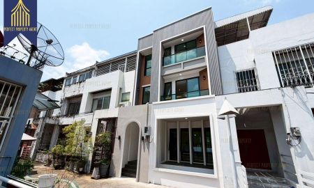 ขายทาวน์เฮาส์ - ขาย ทาวน์โฮม 4.5 ชั้นพร้อมลิฟท์ ทำเล BTS ปุณณวิถี สุขุมวิท 3 วัฒนา