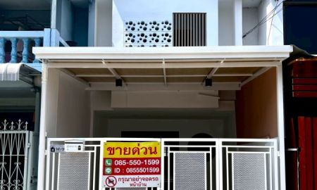 ขายทาวน์เฮาส์ - ขายทาวน์เฮ้าส์ 2 ชั้น หมู่บ้านณัฐกานต์ 1 พหลโยธิน 52 แยก 50 เนื้อที่ 23 ตรว. มี 2 ห้องนอน 2 ห้องน้ำ รีโนเวท