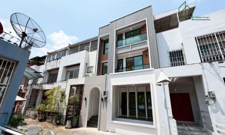 ขายทาวน์เฮาส์ - ทาวน์โฮม 4.5 ชั้นพร้อมลิฟต์ - สุขุมวิท101 ใกล้ BTS ปุณณวิถี