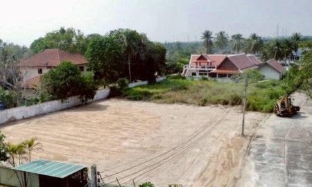 ขายที่ดิน - ขายที่ดินโป่ง พัทยา 1 ไร่ ถมแล้วติดถนนคอนกรีต ใกล้โรงเรียนนานาชาติรักบี้-6กม. อ.บางละมุง ชลบุรี