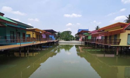 ขายอพาร์ทเม้นท์ / โรงแรม - ขายกิจการรีสอร์ท ฟ้าสางที่บางครก โฮมสเตย์&รีสอร์ท บนที่ดิน 5 ไร่ ติดแม่น้ำเพชรบุรี