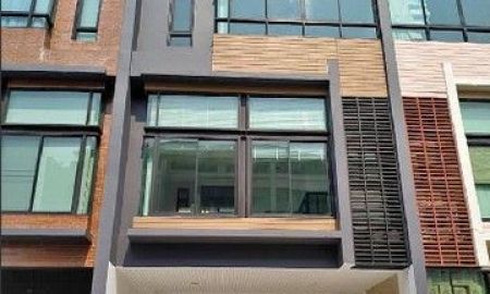 ให้เช่าทาวน์เฮาส์ - โฮมออฟฟิศ 4 ชั้น 4 ห้องนอน 4 ห้องน้ำ ศรีวรา ทาวน์อินทาวน์ ตรงข้ามแมคโครทาวน์อินทาวน์ ใกล้จุดขึ้นลงทางด่วน