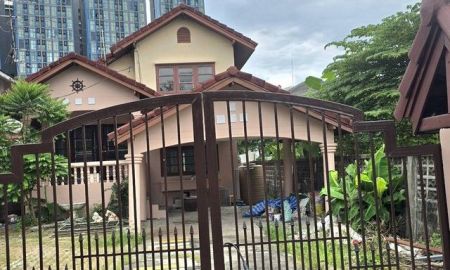 ให้เช่าบ้าน - ให้เช่า บ้านเดี่ยว 2 ชั้น 100 ตรว. 4 ห้องนอน ถนนรามอินทรา ใกล้แฟชั่นไอซ์แลนด์