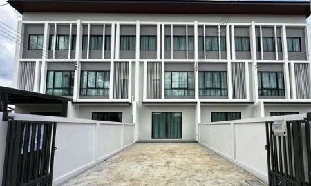 ให้เช่าบ้าน - ให้เช่าโฮมออฟฟิศ 3 ชั้นโชคชัย 4 ขนาด 236ตรม 3ห้องนอน4ห้องน้ำ ใกล้เคียงโรงเรียนสตรีวิทยา2 ออกได้หลายทาง ลาดพร้าว 71,วังหิน,สนานิคม