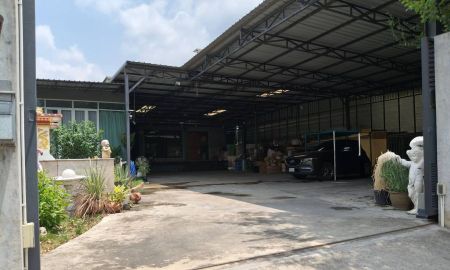 ขายโรงงาน / โกดัง - ขายบ้านเดี่ยว2ชั้น+โกดังออฟฟิต เนื้อที่ 234 ตร.ว 715 ตร.ม ซอยทวีวัฒนา1 ใกล้ตลาดเวิลด์มาร์เก๊ต ห่างเพียง 1.5 กม. เหมาะธุรกิจบริษัท คลังสินค้า อู่รถยนต์