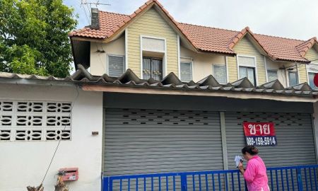 ขายที่ดิน - ขายทาวน์เฮ้าส์ 2 ชั้นห้องริม หมู่บ้านแฟมิลี่แลนด์ 101/280 เฟส4 ซอย3/2 หมู่12 อ.เมือง ต.นาป่า จ.ชลบุรี