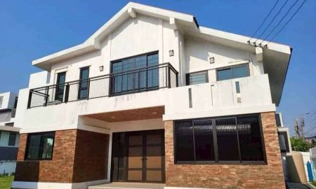 ขายบ้าน - บ้านพร้อมที่ดินใหญ่ 200 ตร.วา กลางดุสิต ทำเลใจกลางเมือง