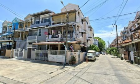 ขายทาวน์เฮาส์ - ขายทาวน์โฮม นวมินทร์ 111 แยก 1 (กรุงทอง 5) รีโนเวทใหม่ พร้อมอยู่