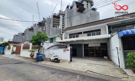 ขายทาวน์เฮาส์ - ขายทาวน์เฮาส์ ถนนประชาอุทิศ ใกล้ MRT ห้วยขวาง 2 คูหา 2 ชั้น 48 ตร.ว.
