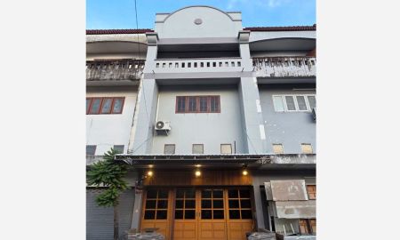 ขายอาคารพาณิชย์ / สำนักงาน - อาคารพาณิชย์ 3.5 ชั้น หน้ากว้าง 5.15 เมตร รีโนเวทใหม่ ซอยบางกร่าง 26 ถนนบางกรวย-ไทรน้อย เมืองนนทบุรี