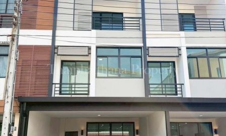 ขายทาวน์เฮาส์ - ขายถูกทาวน์โฮม 3 ชั้น โครงการซิกเนเจอร์ ถนนวัชรพล ทำเลดี ใกล้ตลาดถนอมมิตร