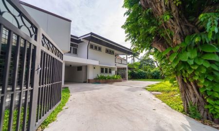 ให้เช่าอาคารพาณิชย์ / สำนักงาน - Home Office For Rent | สุขุมวิท 20 บ้านโฮมออฟฟิศ ทำเลสุขุมวิท เข้า-ออกสะดวก เชื่อมต่อได้ทั้ง ถนนสุขุมวิท