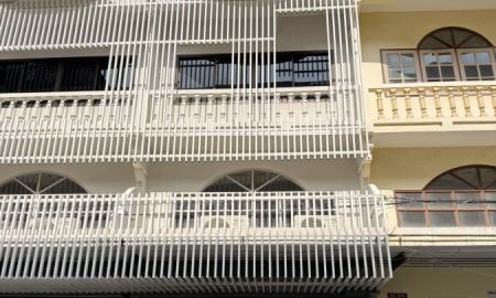 ขาย-ให้เช่าทาวน์เฮาส์ - ขาย/ให้เช่าทาวน์เฮ้าส์ 3.5 ชั้น รีโนเวทใหม่ทั้งหลัง เลี้ยงสัตว์ได้ ซ.เพชรเกษม 33/6 ใกล้ห้างซีคอนบางแค และ MRT ภาษีเจริญ