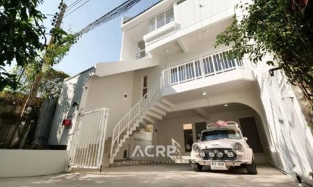 ให้เช่าบ้าน - ให้เช่าบ้านเดี่ยวซอยปรีดี 42 สุขุมวิท 71 บ้านเดี่ยวสไตล์ลอฟ เลี้ยงสัตว์ได้ ตกแต่งพร้อมเฟอร์นิเจอร์