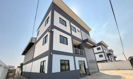 ขาย-ให้เช่าโรงงาน / โกดัง - ขายและให้เช่าโกดังลาดหลุมแก้ว ปทุมธานี พื้นที่ 480 ตรม ขนาดโกดัง 216 ตรม ห้องพัก 3 ห้องนอน 3ห้องน้ำ 1 ออฟฟิศ ใกล้คลังเซเว่นบางบัวทอง