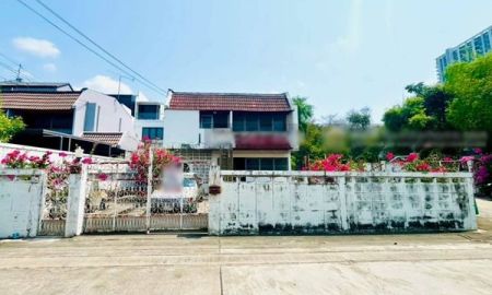 ขายบ้าน - ขายบ้านเดี่ยว 2 ชั้น หมู่บ้านโสภา งามวงศ์วาน1/1 แยก3 พื้นที่ 70 ตรว. บ้านมุม ขายตามสภาพ จากแยกแคราย เพียง 700 เมตร