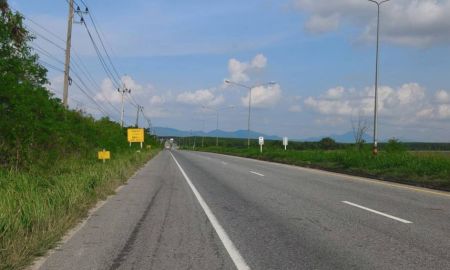 ขายที่ดิน - ขายที่ดินเปล่าเนื้อที่ 326 ไร่ ติดถนน 3574 ต.ละหาร อ.ปลวกแดง จ.ระยอง ใกล้อ่างเก็บน้ำคลองใหญ่ และ อ่างเก็บน้ำหนองปลาไหล