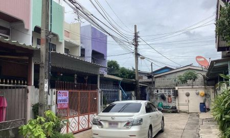 ขายทาวน์เฮาส์ - ขายทาวน์เฮ้าส์ 2 ชั้น ซ.เพชรเกษม62/1 พื้นที่ 22.3 ตรว. ติด MRT สถานีบางแค ราคาดีที่สุด ต่อรองได้ จากปากซอยเพชรเกษม 100 เมตร