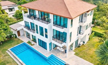 ให้เช่าบ้าน - พระราม9 Pool Villa เฟอร์ครบ 6นอน 4ปีมีครั้ง สนามกอล์ฟ กรุงเทพกรีฑา 800ม. คฤหาสน์ 3ชั้น 6น้ำ ม.นานาชาติแสตมฟอร์ด 250ม. 200ตร.วา. 650ตร.ม.