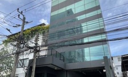 ให้เช่าอาคารพาณิชย์ / สำนักงาน - ให้เช่าออฟฟิศสำนักงาน5ชั้น มีลิฟท์ ใกล้รถไฟฟ้า BTSสถานีทองหล่อ และสถานีพร้อมพงษ์ พื้นที่ใช้สอย 900 ตรม .ซอยทองหล่อ23หรือสุขุมวิท55