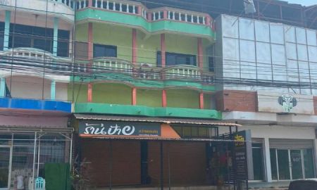 ขายบ้าน - ขายถูกมาก!! อาคารพาณิชย์ 2 ชั้นครึ่ง 2 คูหาติดกัน ติดถนนใหญ่ ทำเลทอง อ.สว่างแดนดิน จ.สกลนคร