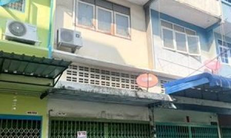 ขายอาคารพาณิชย์ / สำนักงาน - ขายด่วน ถูกมาก !! อาคารพาณิชย์ 3.5 ชั้น ซอยวุฒากาศ 47 และ 53 เข้าออกได้ 2 ซอย ใกล้bts วุฒากาศ 700 เมตร