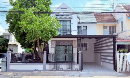 ขายทาวน์เฮาส์ - ขายทาวน์เฮาส์ 2 ชั้น พูนสินธานี3 เคหะร่มเกล้า 64 หลังมุม ติดที่กลับรถ เนื้อที่ 30.4 ตรว 3นอน 2น้ำ มีพื้นที่ข้างบ้าน บ้านกว้างมาก