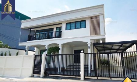 ขายบ้าน - ขายบ้านเดี่ยวหลังมุม นวมินทร์ บางกะปิ สไตล์ โมเดิร์น 6 จอด สวยพร้อมอยู่