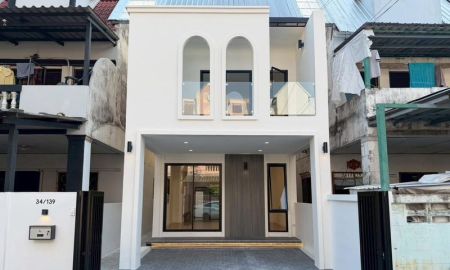 ขายทาวน์เฮาส์ - ขายทาวน์เฮ้าส์ 2 ชั้น หมู่บ้านเมืองเพชรวิลเลจ เนื้อที่ 30 ตารางวา 3 ห้องนอน ถนนสวนผัก ซอยทุ่งมังกร 10 แขวงฉิมพลี เขตตลิ่งชัน กรุงเทพมหานคร