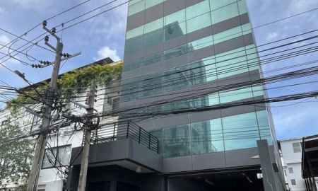 ให้เช่าอาคารพาณิชย์ / สำนักงาน - ให้เช่าอาคาร 5 ชั้น ย่านทองหล่อ | อาคารขนาดใหญ่ พร้อมลิฟต์ และพื้นที่ใช้สอยกว่า 900 ตร.ม.