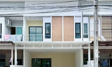 ขายทาวน์เฮาส์ - หมู่บ้าน เมดิโอ้ นิมิตรใหม่ ทรายกองดิน คลองสามวา ทาวน์เฮ้าส์ถนนเมน รีโนเวทใหม่