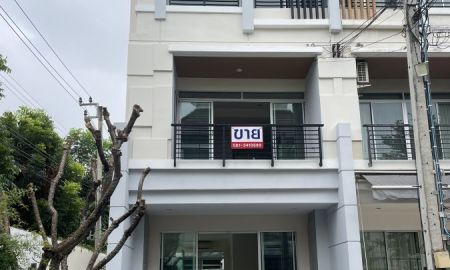 ขายทาวน์เฮาส์ - ขายทาวน์โฮม 3 ชั้น หลังมุม โครงการบ้านกลางเมือง เออร์บาเนี่ยน ศรีนครินทร์ ทำเลดี เดินทางสะดวก