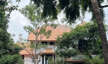 ขายอาคารพาณิชย์ / สำนักงาน - ขายที่ดินพร้อมบ้านเดี่ยว2ชั้น พื้นที่ 200 ตร.ว. ซ.ลาดพร้าว43 แขวงสามเสนนอก เขตห้วยขวาง กทม (ใกล้ BTSสถานีภาวนา)