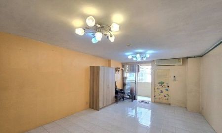 ขายคอนโด - ห้องชุด รอแยล ทาวเวอร์ 3 Royal Tower 3 29 ตร.-ม. 950000 บาท ไม่ไกลจาก รถไฟฟ้า BTS สะพานควาย บรรยากาศดี กรุงเทพ