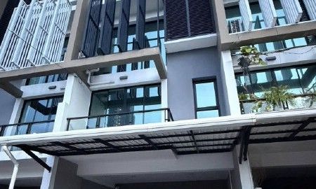 ขาย-ให้เช่าทาวน์เฮาส์ - ขายหรือให้เช่าทาวน์โฮมโครงการเบล็สทาวน์ สุขุมวิท 50 ขนาด 240 ตรม. ขนาด 3 ห้องนอน